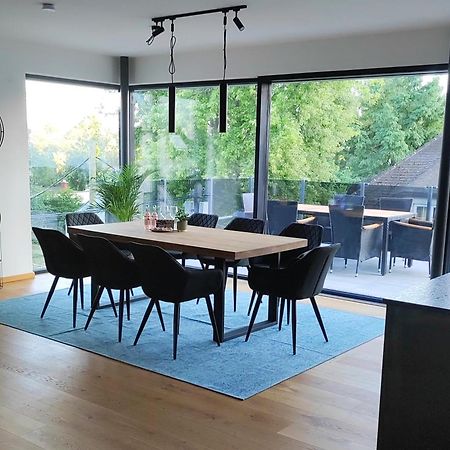 Luxurioeses Penthouse Mit Blick Auf Die Uno-City Und Dem Kaiserwasser. 3Schlafzimmer, 2 Baeder, Privat Lift Ins Apartment Wina Bagian luar foto