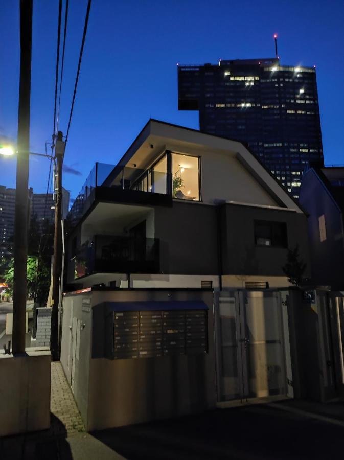 Luxurioeses Penthouse Mit Blick Auf Die Uno-City Und Dem Kaiserwasser. 3Schlafzimmer, 2 Baeder, Privat Lift Ins Apartment Wina Bagian luar foto